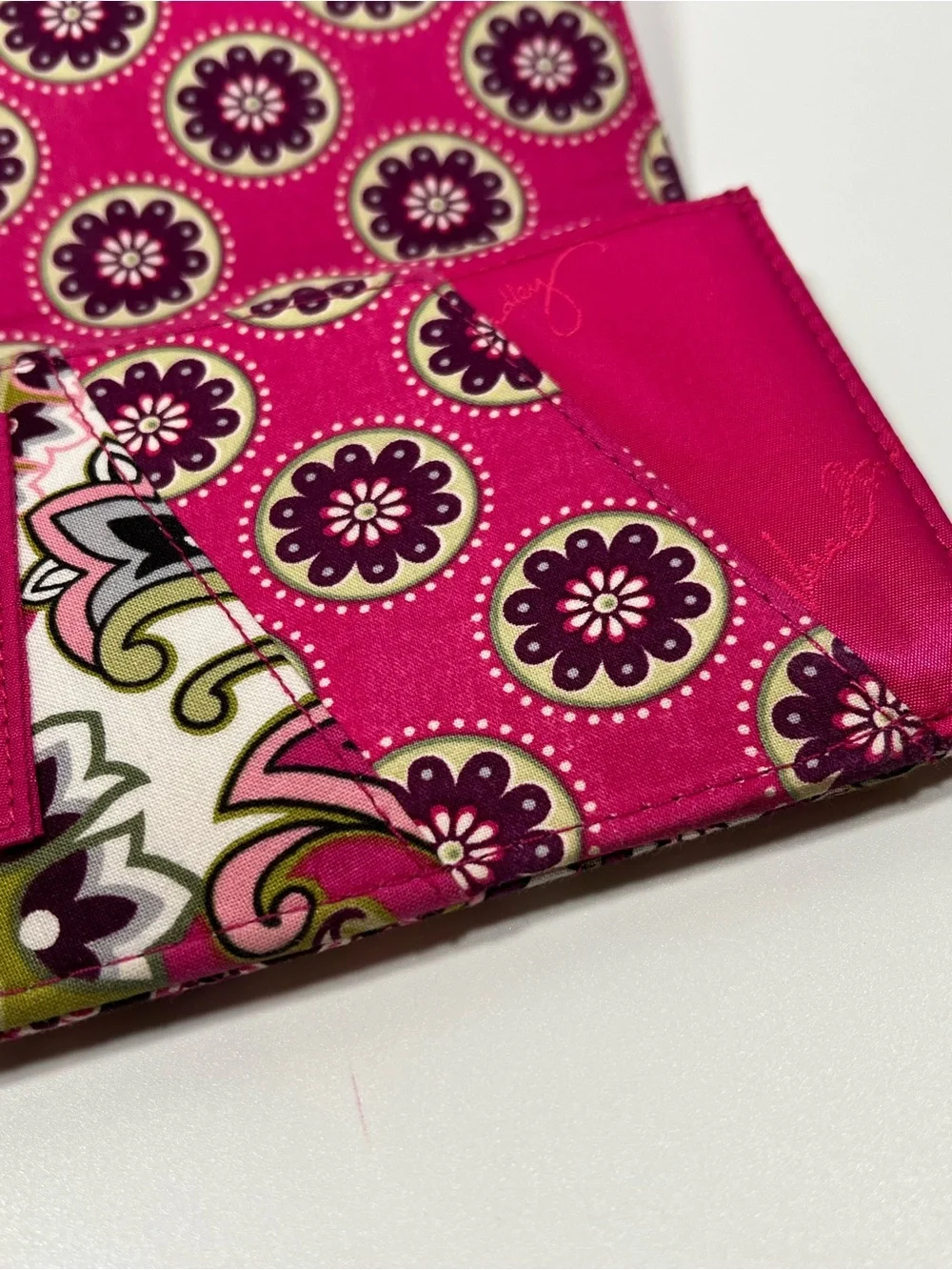 Vera Bradley "Very Berry Paisley" Travel Wallet - Picture 5 of 14